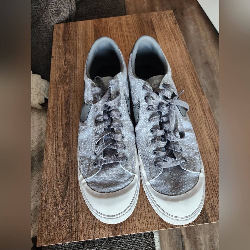 Nike blazer low top